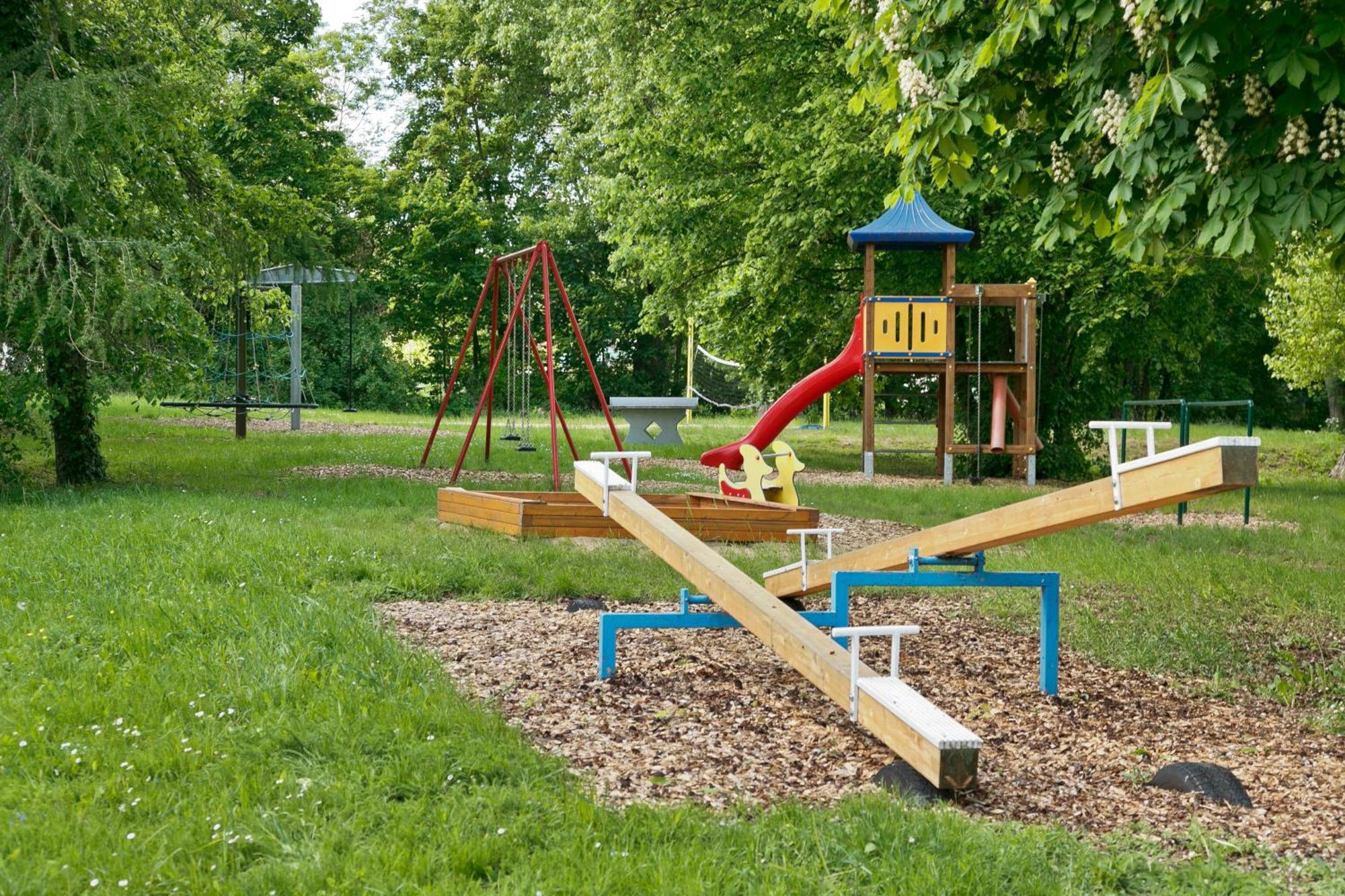 Knaus Campingpark Frickenhausen فريكنهاوزن ام ماين المظهر الخارجي الصورة
